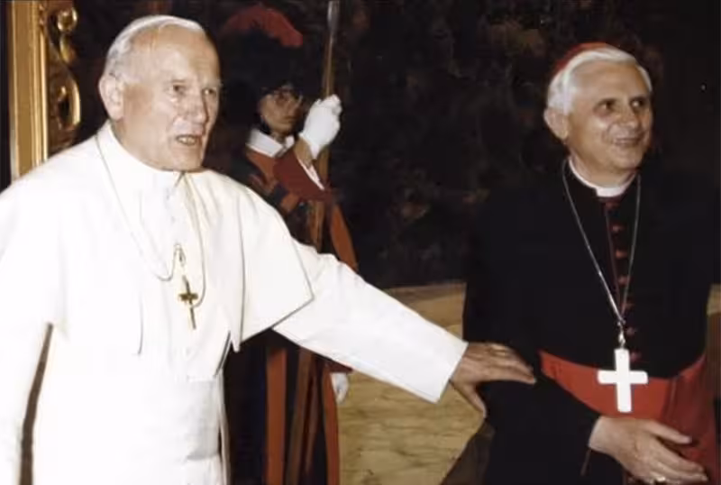 una foto di Wojtyła e Ratzinger una foto di Wojtyła e Ratzinger